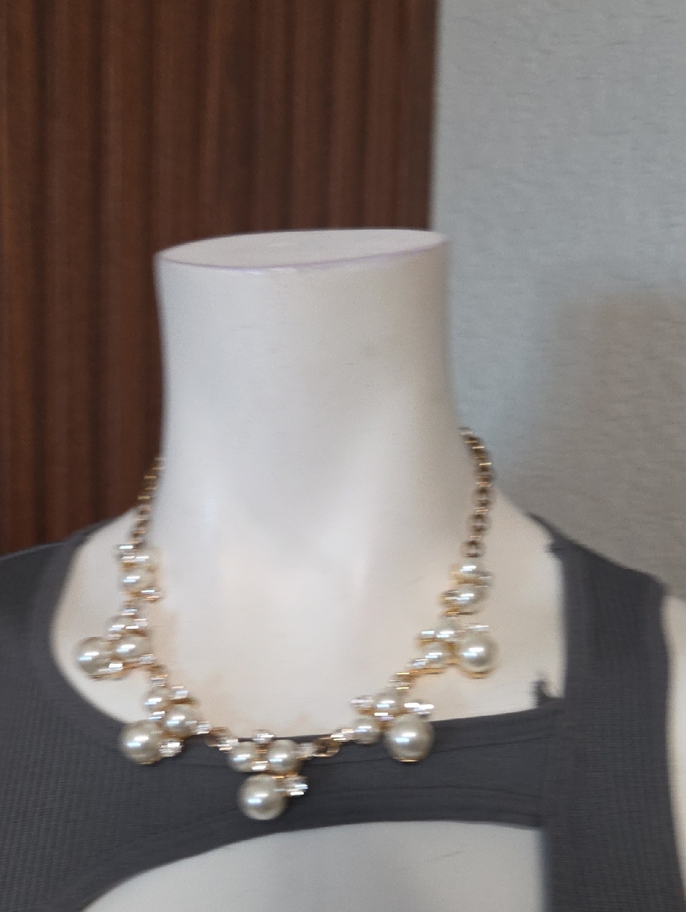 Gold Tone Faux Pearl Rhinestone Cluster Statement Bib Choker Necklace.